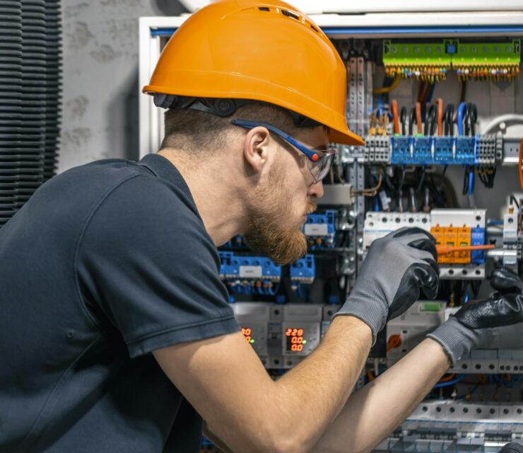 Les formations en électricité accessibles sans diplôme.